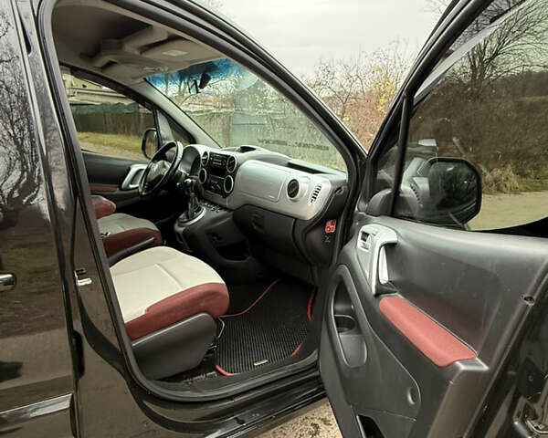 Черный Ситроен Берлинго, объемом двигателя 1.6 л и пробегом 228 тыс. км за 6000 $, фото 7 на Automoto.ua