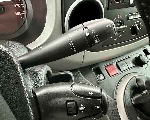 Чорний Сітроен Берлінго, об'ємом двигуна 1.6 л та пробігом 220 тис. км за 7950 $, фото 59 на Automoto.ua