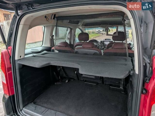 Черный Ситроен Берлинго, объемом двигателя 1.6 л и пробегом 250 тыс. км за 6500 $, фото 29 на Automoto.ua