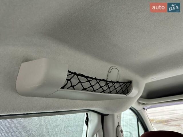 Чорний Сітроен Берлінго, об'ємом двигуна 1.6 л та пробігом 220 тис. км за 7950 $, фото 42 на Automoto.ua