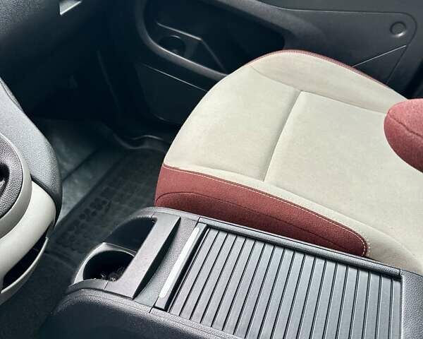 Черный Ситроен Берлинго, объемом двигателя 1.6 л и пробегом 153 тыс. км за 8999 $, фото 43 на Automoto.ua