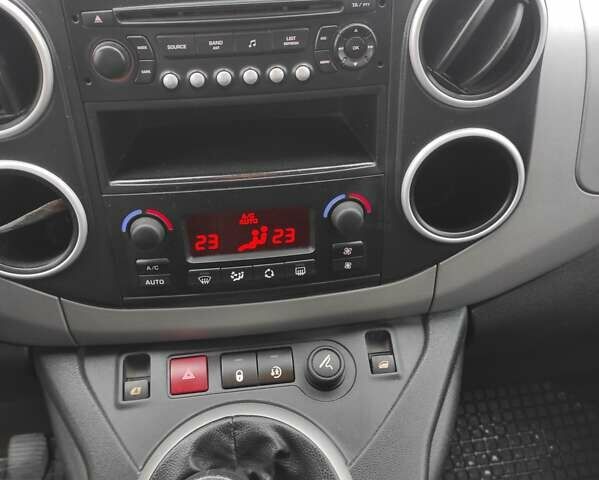 Черный Ситроен Берлинго, объемом двигателя 1.6 л и пробегом 235 тыс. км за 7600 $, фото 30 на Automoto.ua