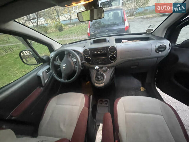 Черный Ситроен Берлинго, объемом двигателя 1.6 л и пробегом 190 тыс. км за 6200 $, фото 6 на Automoto.ua