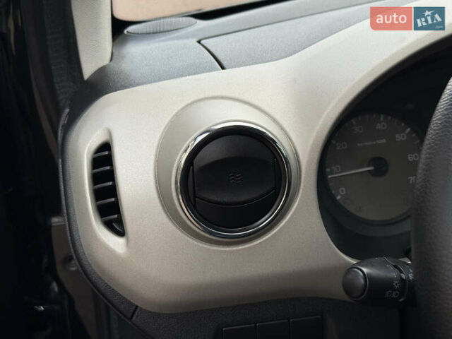 Черный Ситроен Берлинго, объемом двигателя 1.6 л и пробегом 208 тыс. км за 9250 $, фото 53 на Automoto.ua