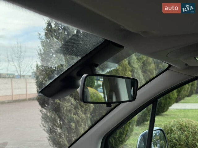 Черный Ситроен Берлинго, объемом двигателя 1.6 л и пробегом 208 тыс. км за 9250 $, фото 61 на Automoto.ua