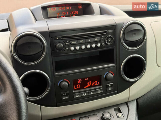 Черный Ситроен Берлинго, объемом двигателя 1.6 л и пробегом 208 тыс. км за 9250 $, фото 56 на Automoto.ua