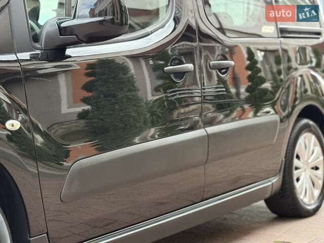 Черный Ситроен Берлинго, объемом двигателя 1.6 л и пробегом 208 тыс. км за 9250 $, фото 35 на Automoto.ua