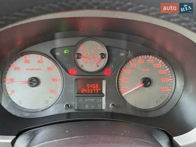 Чорний Сітроен Берлінго, об'ємом двигуна 1.6 л та пробігом 243 тис. км за 8999 $, фото 44 на Automoto.ua