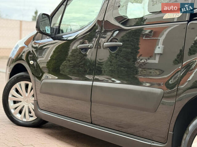 Черный Ситроен Берлинго, объемом двигателя 1.6 л и пробегом 208 тыс. км за 9250 $, фото 34 на Automoto.ua