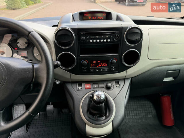 Черный Ситроен Берлинго, объемом двигателя 1.6 л и пробегом 208 тыс. км за 9250 $, фото 54 на Automoto.ua