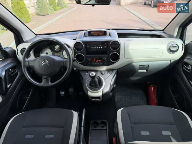 Черный Ситроен Берлинго, объемом двигателя 1.6 л и пробегом 208 тыс. км за 9250 $, фото 84 на Automoto.ua