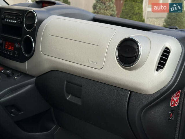 Черный Ситроен Берлинго, объемом двигателя 1.6 л и пробегом 208 тыс. км за 9250 $, фото 81 на Automoto.ua