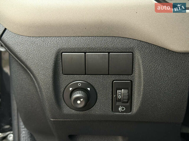 Черный Ситроен Берлинго, объемом двигателя 1.6 л и пробегом 208 тыс. км за 9250 $, фото 52 на Automoto.ua