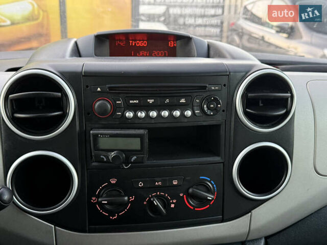 Чорний Сітроен Берлінго, об'ємом двигуна 1.6 л та пробігом 243 тис. км за 8999 $, фото 45 на Automoto.ua