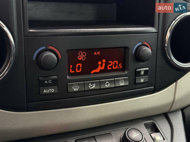 Черный Ситроен Берлинго, объемом двигателя 1.6 л и пробегом 208 тыс. км за 9250 $, фото 57 на Automoto.ua