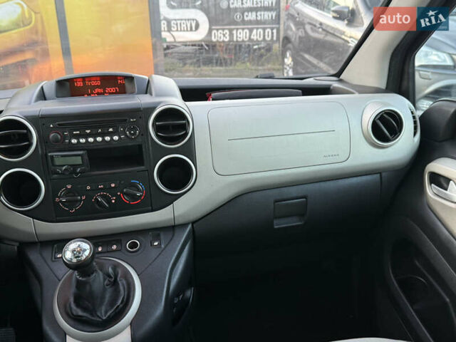 Чорний Сітроен Берлінго, об'ємом двигуна 1.6 л та пробігом 243 тис. км за 8999 $, фото 31 на Automoto.ua