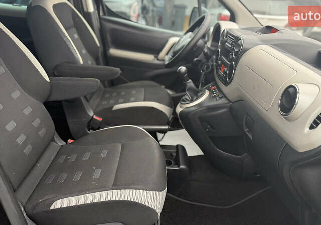 Черный Ситроен Берлинго, объемом двигателя 1.6 л и пробегом 270 тыс. км за 8250 $, фото 8 на Automoto.ua