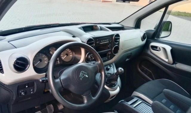 Ситроен Берлинго 2015 в Белой Церкве на Automoto.ua Черный Ситроен Берлинго, объемом двигателя 1.6 л и пробегом 201 тыс. км за 5300 $, фото 11 на Automoto.ua