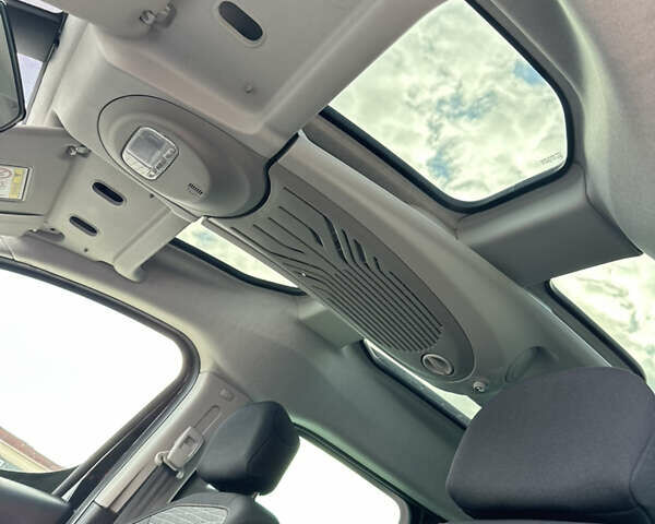 Черный Ситроен Берлинго, объемом двигателя 1.6 л и пробегом 187 тыс. км за 13500 $, фото 11 на Automoto.ua