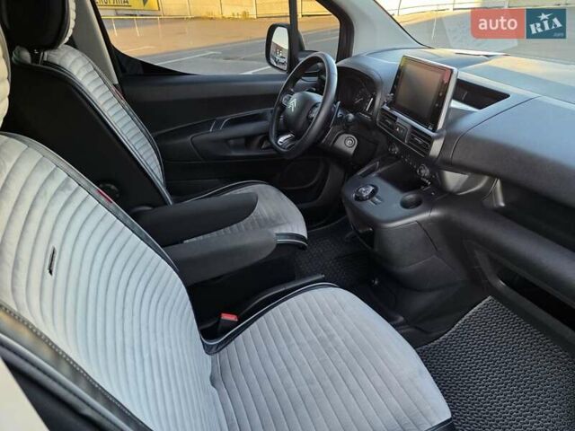 Черный Ситроен Берлинго, объемом двигателя 1.5 л и пробегом 99 тыс. км за 18999 $, фото 16 на Automoto.ua