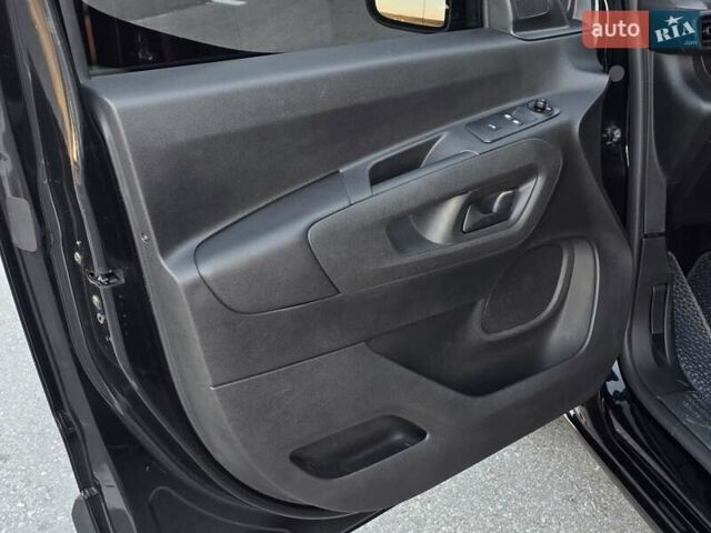 Черный Ситроен Берлинго, объемом двигателя 1.5 л и пробегом 99 тыс. км за 18999 $, фото 10 на Automoto.ua