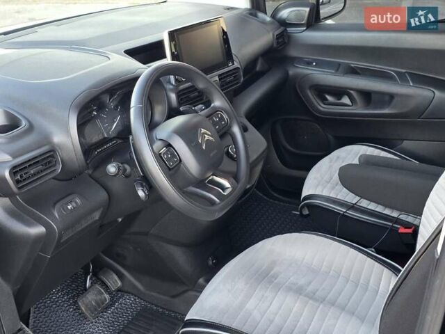 Черный Ситроен Берлинго, объемом двигателя 1.5 л и пробегом 99 тыс. км за 18999 $, фото 13 на Automoto.ua