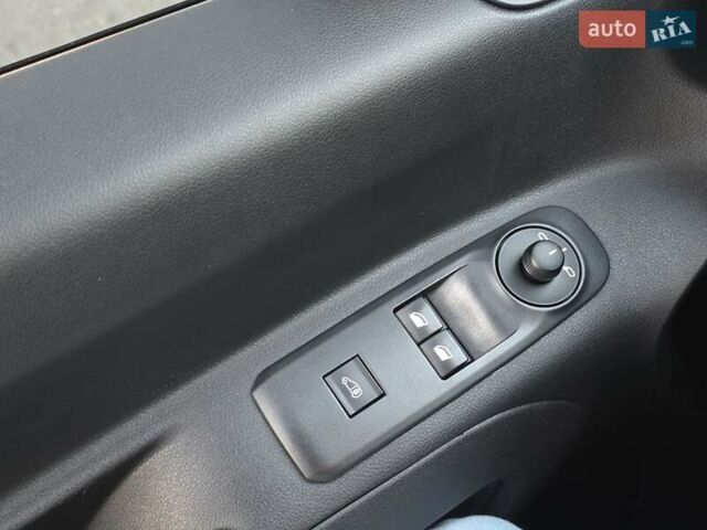 Черный Ситроен Берлинго, объемом двигателя 1.5 л и пробегом 99 тыс. км за 18999 $, фото 23 на Automoto.ua