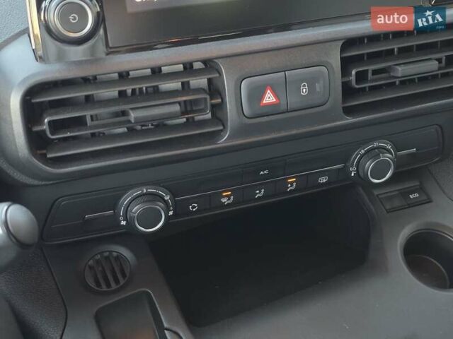 Черный Ситроен Берлинго, объемом двигателя 1.5 л и пробегом 99 тыс. км за 18999 $, фото 27 на Automoto.ua