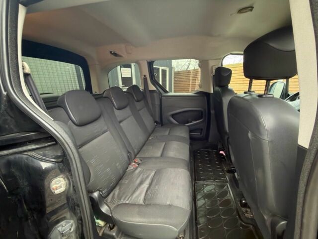 Черный Ситроен Берлинго, объемом двигателя 1.6 л и пробегом 220 тыс. км за 4999 $, фото 16 на Automoto.ua