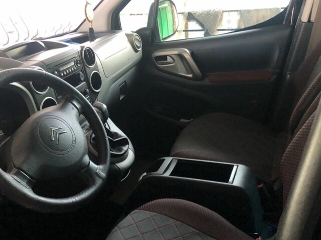 Черный Ситроен Берлинго, объемом двигателя 1.6 л и пробегом 276 тыс. км за 7000 $, фото 6 на Automoto.ua