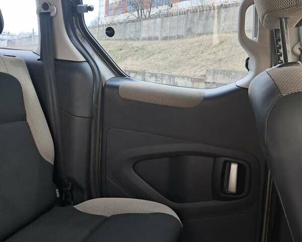 Коричневый Ситроен Берлинго, объемом двигателя 1.6 л и пробегом 191 тыс. км за 8950 $, фото 45 на Automoto.ua