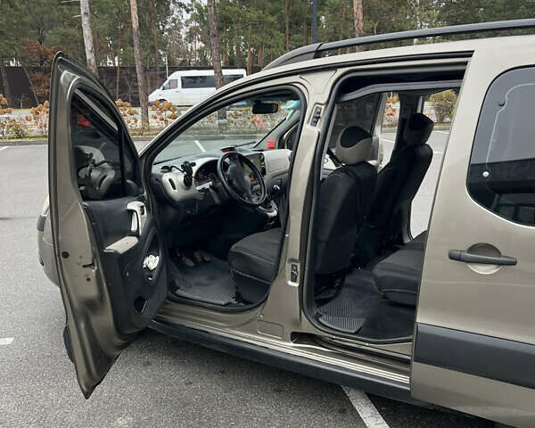 Коричневый Ситроен Берлинго, объемом двигателя 1.56 л и пробегом 383 тыс. км за 7000 $, фото 12 на Automoto.ua