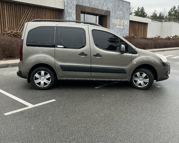 Коричневый Ситроен Берлинго, объемом двигателя 1.56 л и пробегом 383 тыс. км за 7000 $, фото 3 на Automoto.ua