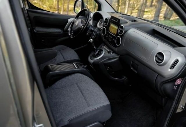 Коричневый Ситроен Берлинго, объемом двигателя 1.6 л и пробегом 140 тыс. км за 7200 $, фото 15 на Automoto.ua