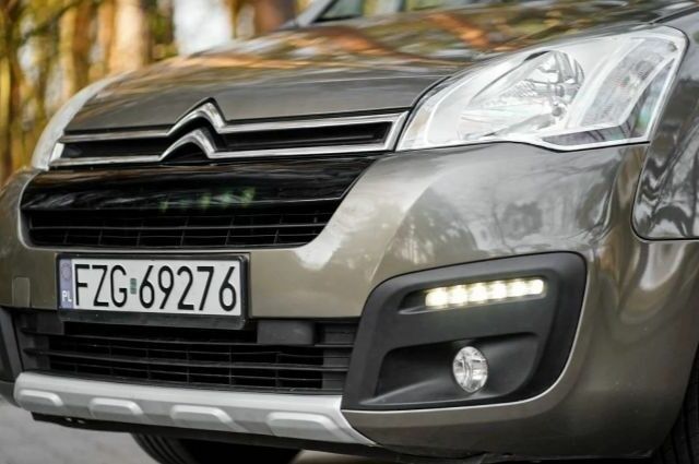 Коричневый Ситроен Берлинго, объемом двигателя 1.6 л и пробегом 140 тыс. км за 7200 $, фото 17 на Automoto.ua