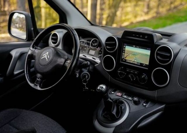 Коричневый Ситроен Берлинго, объемом двигателя 1.6 л и пробегом 140 тыс. км за 7200 $, фото 11 на Automoto.ua