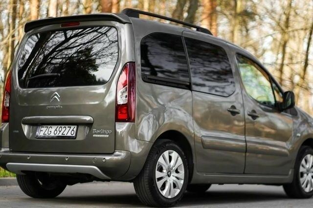 Коричневый Ситроен Берлинго, объемом двигателя 1.6 л и пробегом 140 тыс. км за 7200 $, фото 3 на Automoto.ua