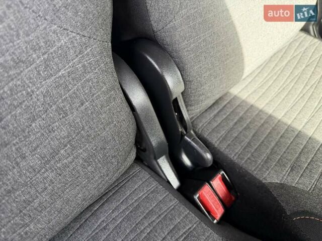 Коричневый Ситроен Берлинго, объемом двигателя 1.6 л и пробегом 182 тыс. км за 11950 $, фото 165 на Automoto.ua