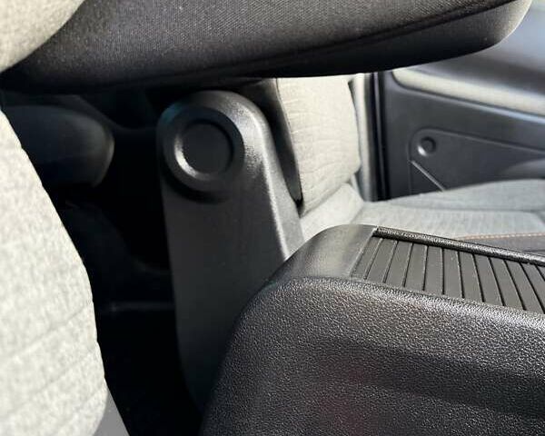 Коричневый Ситроен Берлинго, объемом двигателя 1.6 л и пробегом 182 тыс. км за 11950 $, фото 178 на Automoto.ua