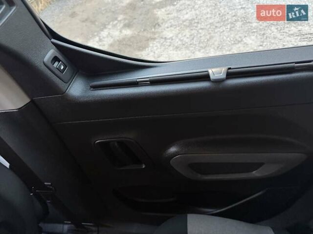 Коричневый Ситроен Берлинго, объемом двигателя 1.56 л и пробегом 138 тыс. км за 16750 $, фото 102 на Automoto.ua