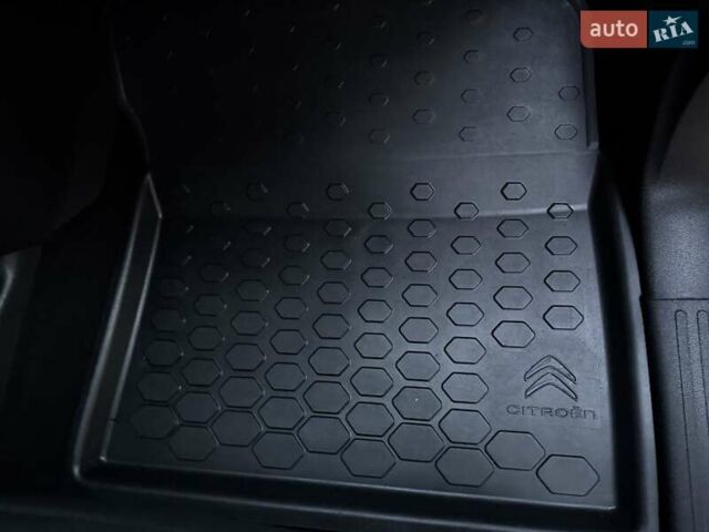 Коричневый Ситроен Берлинго, объемом двигателя 1.56 л и пробегом 138 тыс. км за 16750 $, фото 131 на Automoto.ua