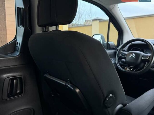 Коричневый Ситроен Берлинго, объемом двигателя 1.56 л и пробегом 138 тыс. км за 16750 $, фото 123 на Automoto.ua