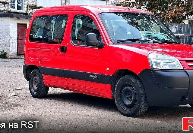 Червоний Сітроен Берлінго, об'ємом двигуна 1.6 л та пробігом 250 тис. км за 3400 $, фото 3 на Automoto.ua