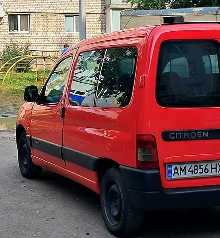 Червоний Сітроен Берлінго, об'ємом двигуна 1.6 л та пробігом 250 тис. км за 3400 $, фото 4 на Automoto.ua