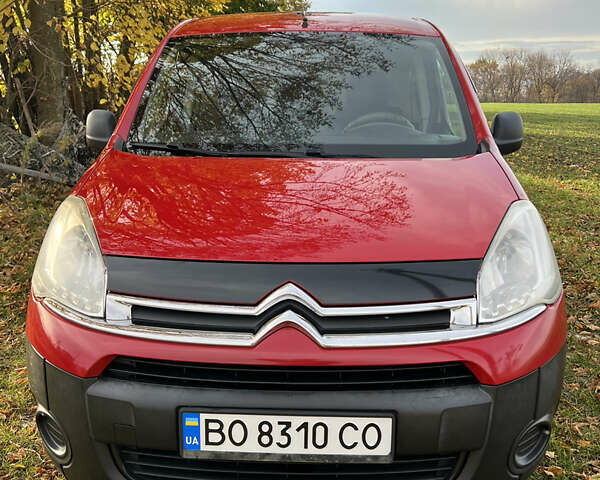 Красный Ситроен Берлинго, объемом двигателя 1.6 л и пробегом 248 тыс. км за 5650 $, фото 1 на Automoto.ua