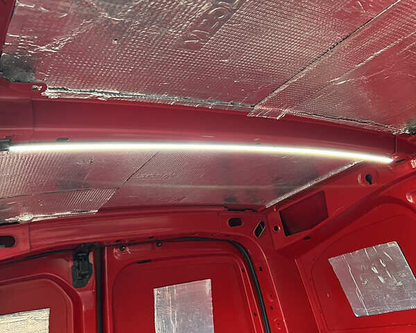 Красный Ситроен Берлинго, объемом двигателя 1.6 л и пробегом 248 тыс. км за 5650 $, фото 7 на Automoto.ua