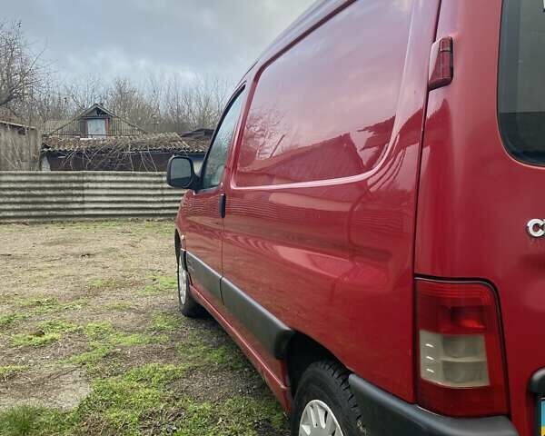 Красный Ситроен Берлинго, объемом двигателя 1.6 л и пробегом 217 тыс. км за 2300 $, фото 2 на Automoto.ua