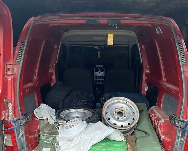 Красный Ситроен Берлинго, объемом двигателя 1.6 л и пробегом 217 тыс. км за 2300 $, фото 7 на Automoto.ua