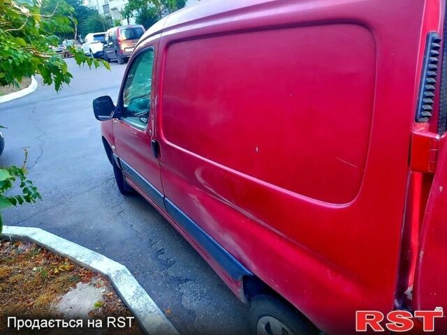 Красный Ситроен Берлинго, объемом двигателя 1.4 л и пробегом 487 тыс. км за 2300 $, фото 12 на Automoto.ua