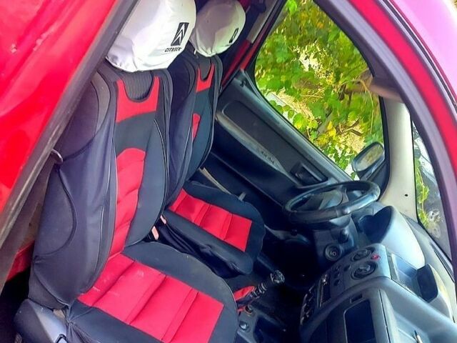 Красный Ситроен Берлинго, объемом двигателя 1.4 л и пробегом 487 тыс. км за 2300 $, фото 1 на Automoto.ua